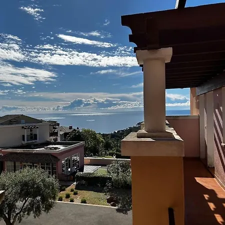 T2 Vue Mer, Saint-raphael, Village Cap Esterel * Сен-Рафаэль